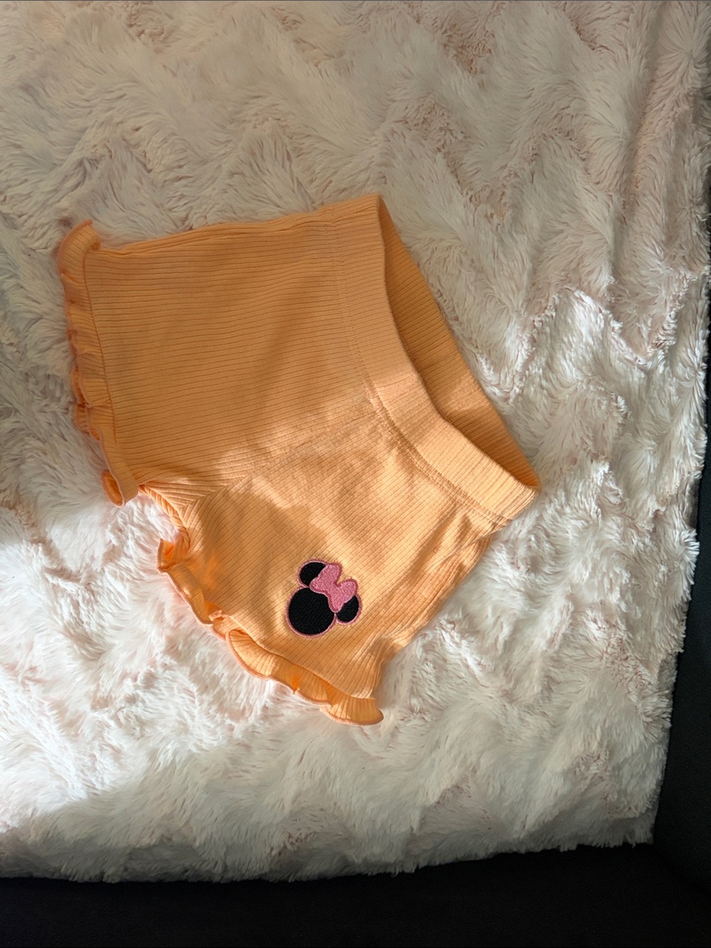 Kids Peach Ruffle Shorts with Minnie Applique